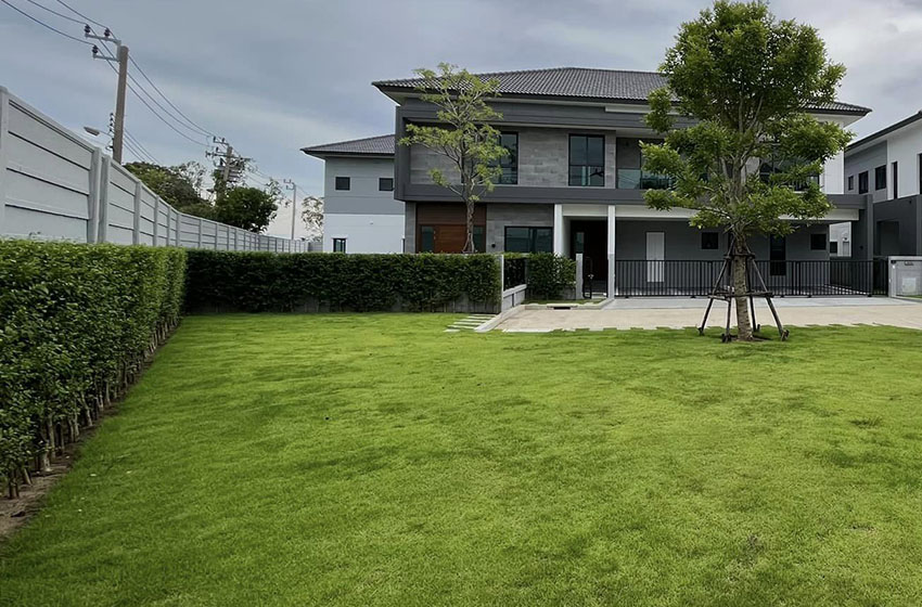 House with Shared Pool in Bangnatrad 